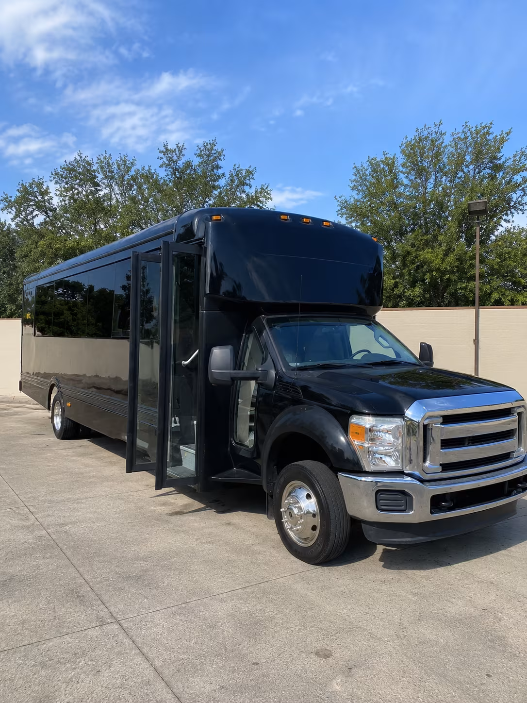 ceres 20 passenger party bus